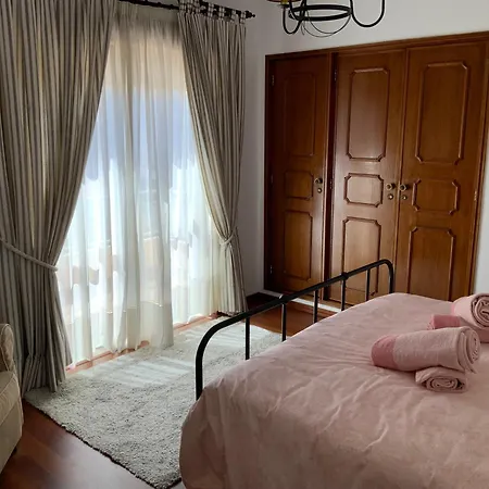 וילה Cantinho Alegre Em *