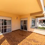 Villa Cantinho Alegre Em *